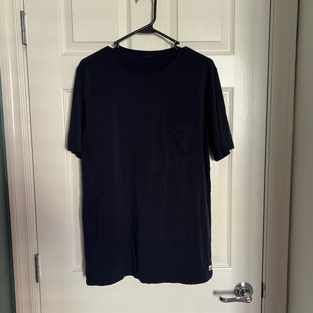 Vuori Men’s Linear Tech Tee
